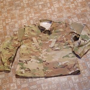 U.S. Army Camouflage Shirt Jacket Size Large Unisex Chest 41-45
